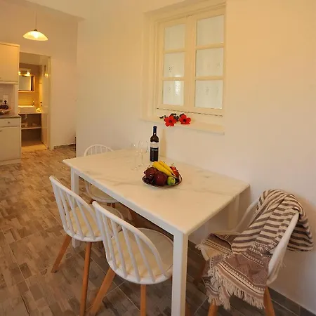 アパート Anixis Paros