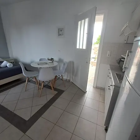 Anixis Paros Apartman Alikí