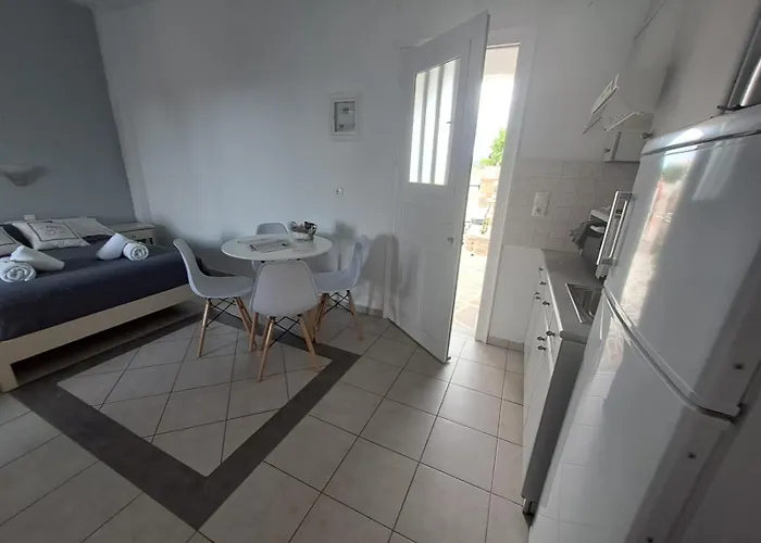 Anixis Paros شقة Alikí